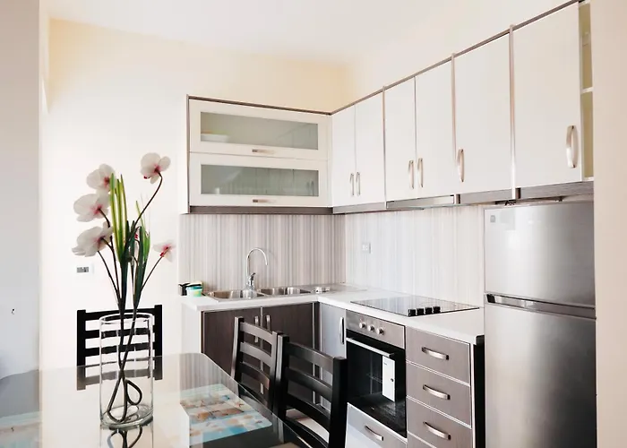 Sunny View Apartment *