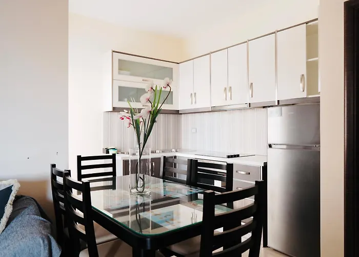 Sunny View Apartment *